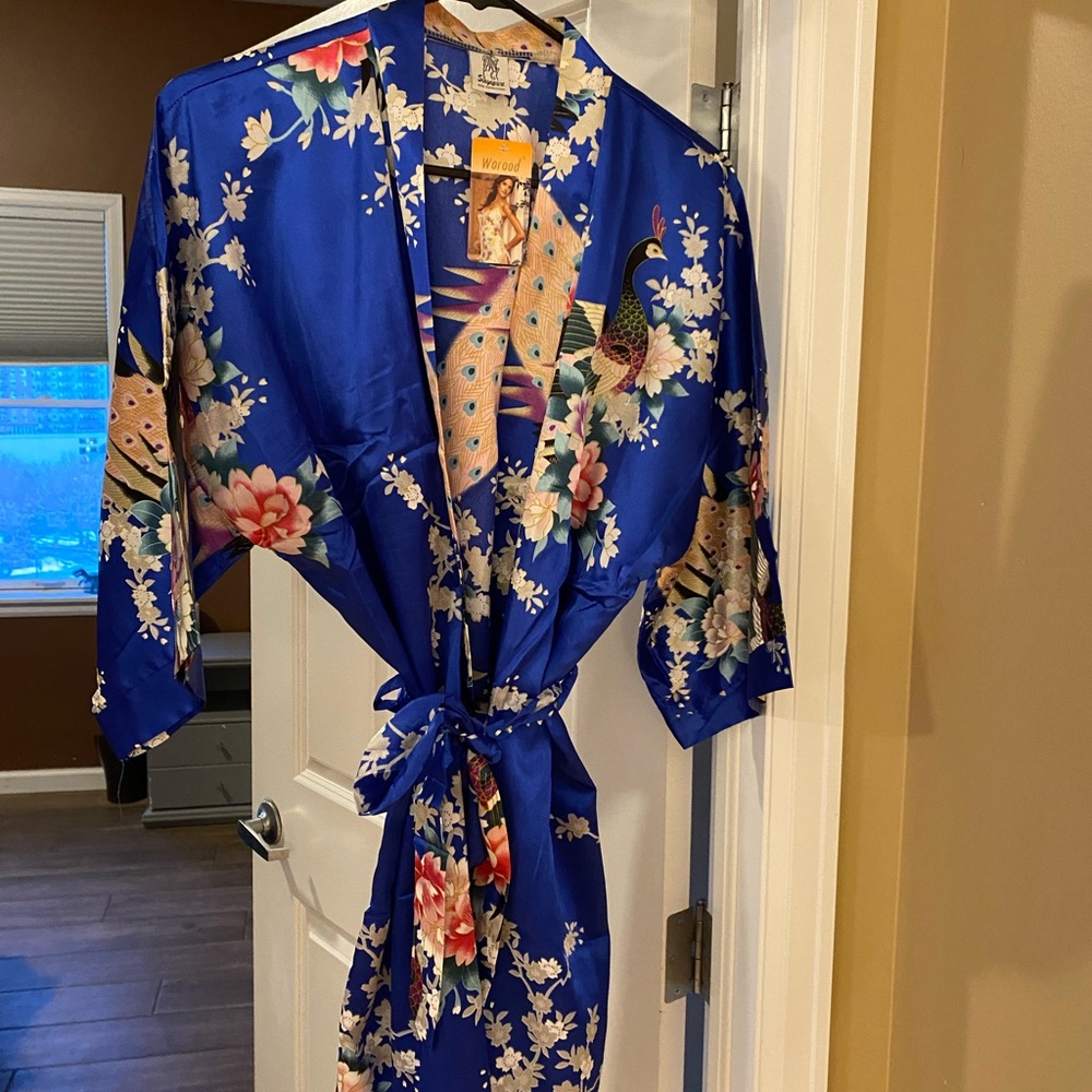 Silk short robe